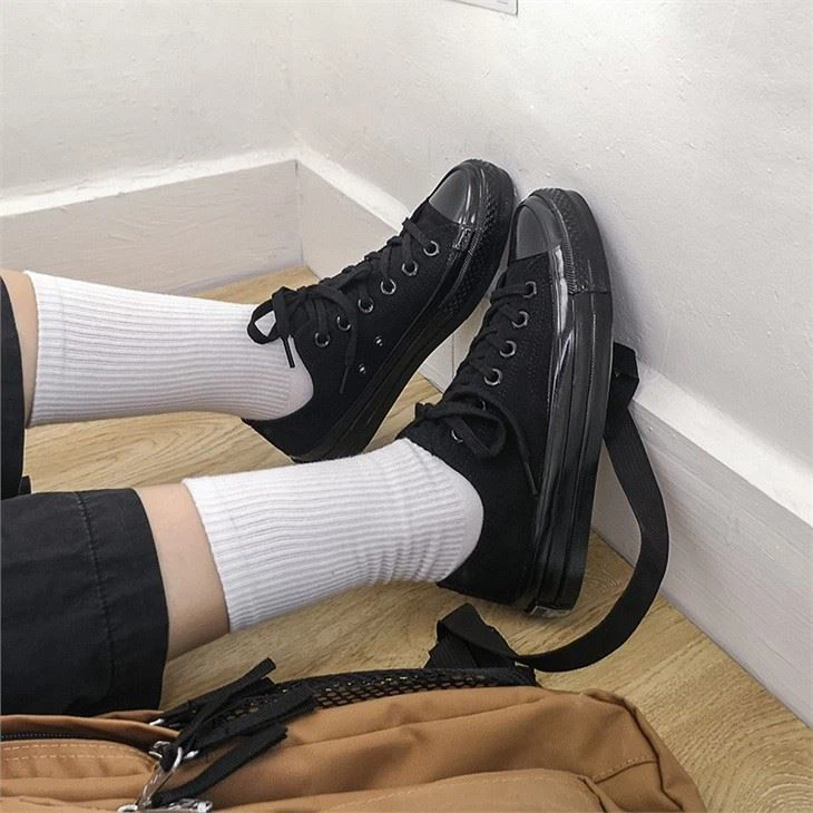 CANVAS UPPER SHOES